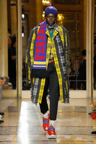 Look 14